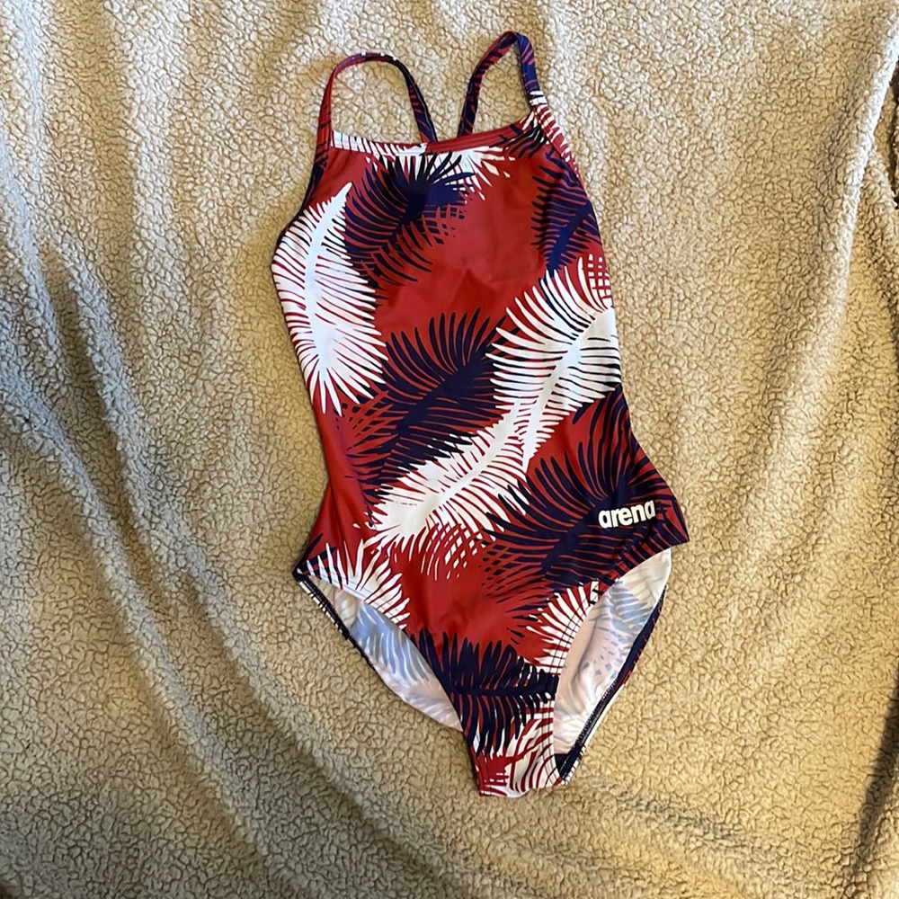 Arena On Piece Practice Suit